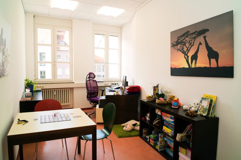 Blick in die Praxisräume der KJPP Augsburg